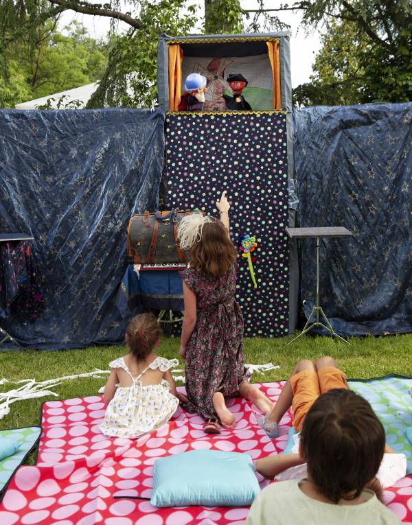 uno spettacolo di burattini per bambini