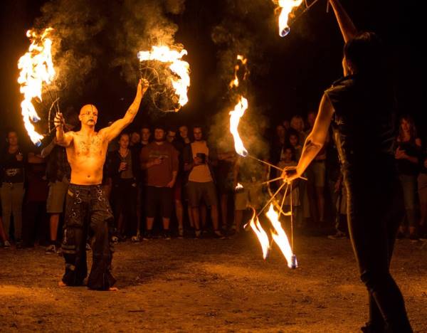 spettacolo di dominazione del fuoco